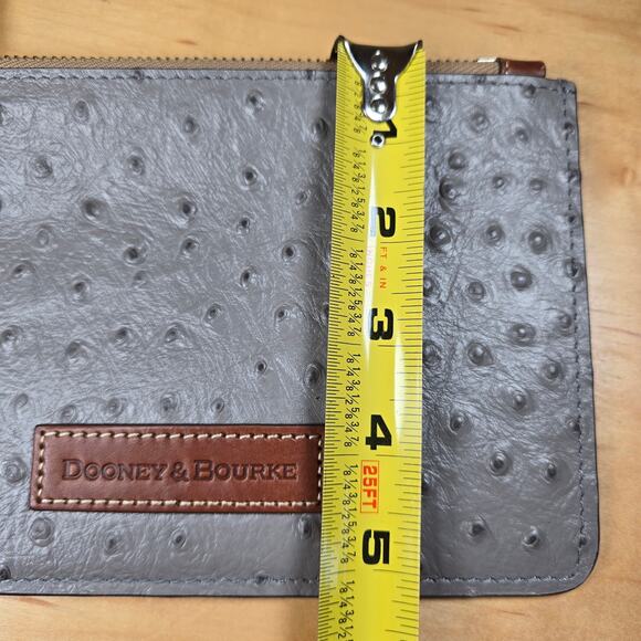 New with Tag Dooney & Bourke Flat Ostrich Leather Wristlet 8 x 5 3/4 Gray Brown - Picture 10 of 10
